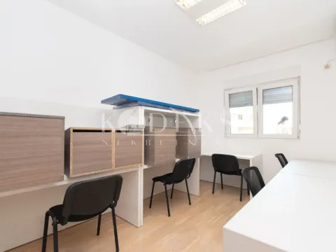 Izdavanje, poslovni prostor, 71m², City Kvart, Podgorica - image 6