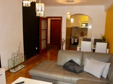 Izdavanje, dvosoban stan, 65m², Budva, Crna Gora - image 11