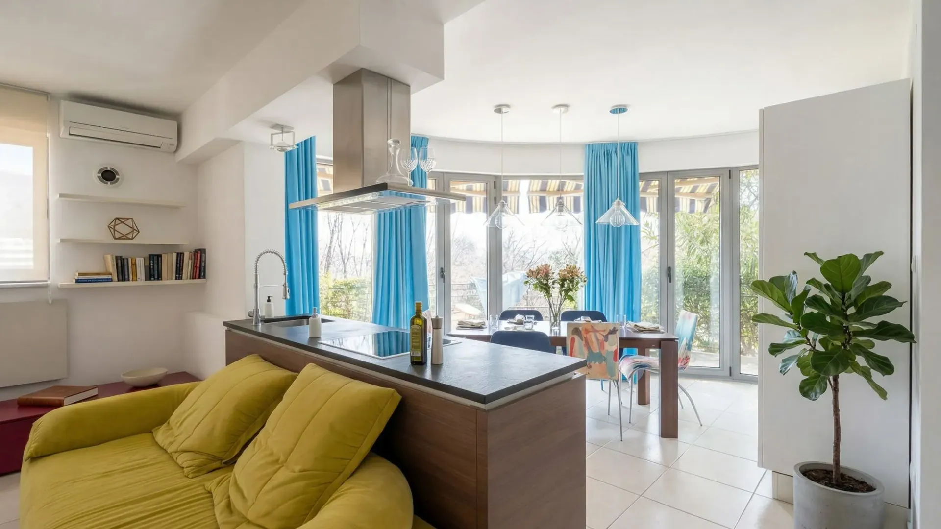 Sale, five bedroom apartment, 111m², Bečići, Budva