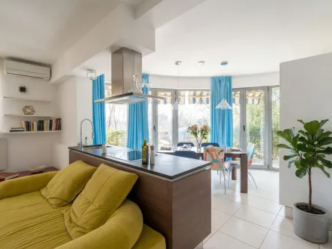 Sale, five bedroom apartment, 111m², Bečići, Budva - image 7