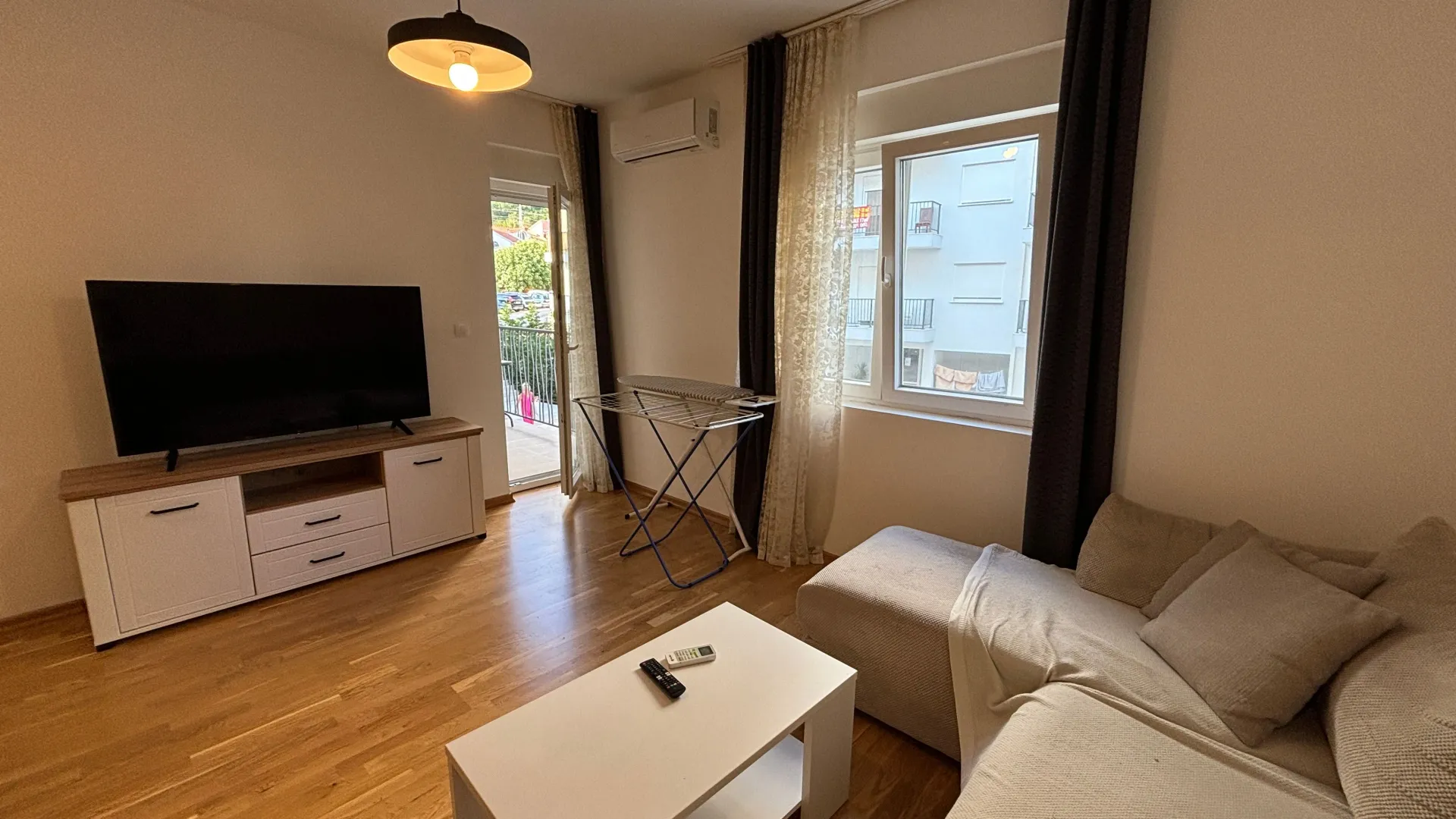 Prodaja, jednosoban stan, 40m², Lazi, Budva