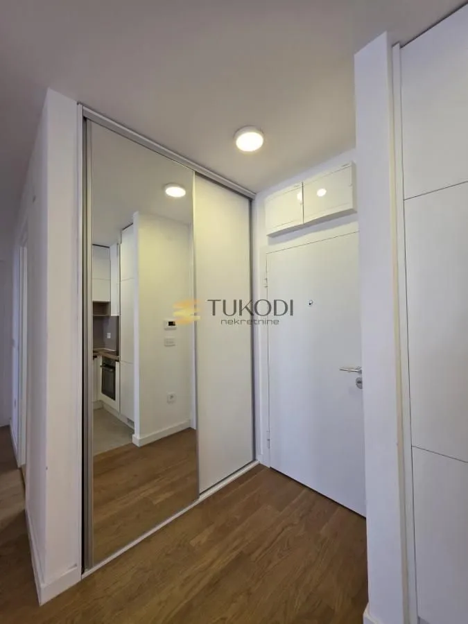 Izdavanje, trosoban stan, 65m², Novi Beograd Sve Podlokacije, Beograd