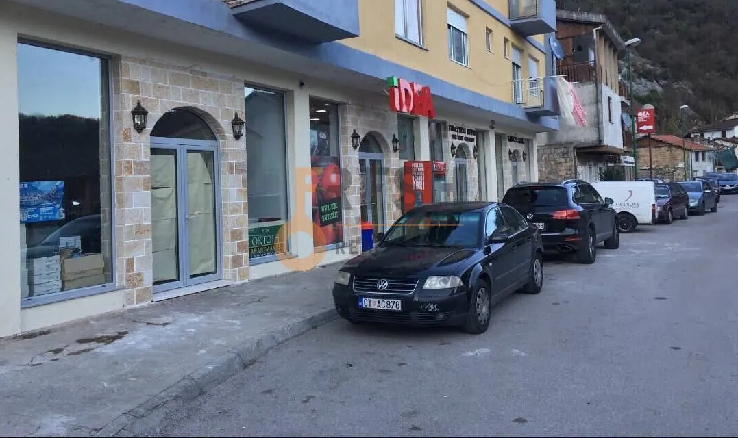 Sale, office space, 52m², Cetinje, Crna Gora