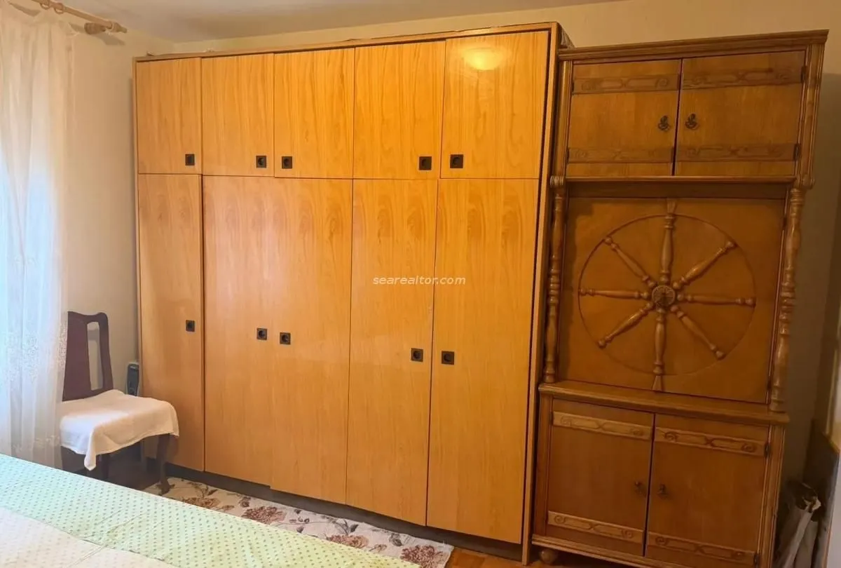 Izdavanje, dvosoban stan, 100m², Centar, Tivat