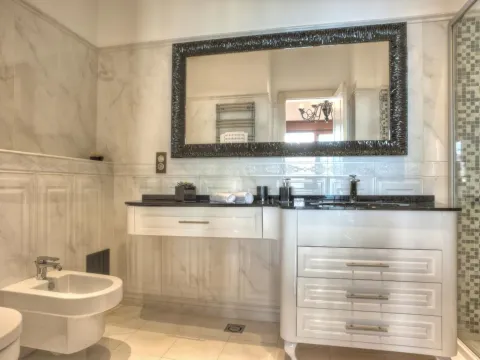 Izdavanje, kuća, 300m², Krašići, Tivat - image 15