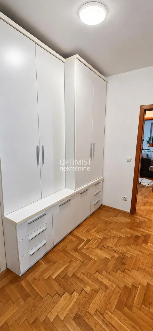 Prodaja, trosoban stan, 73m², Vojvode Vlahovica, Beograd