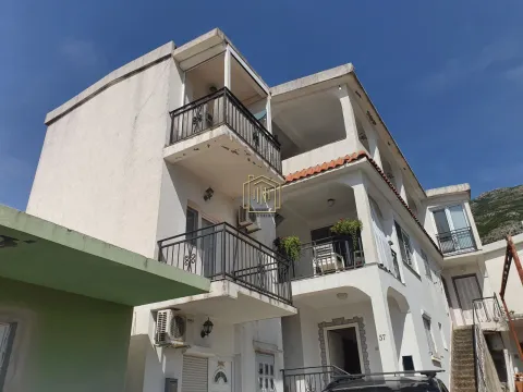 Prodaja, trosoban stan, 76m², Sutomore, Bar