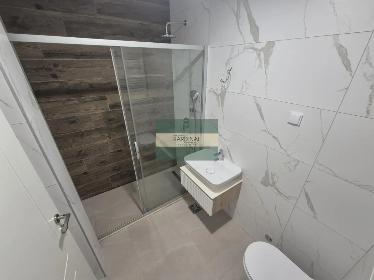 Prodaja, trosoban stan, 69m², Sarina Medja, Jagodina