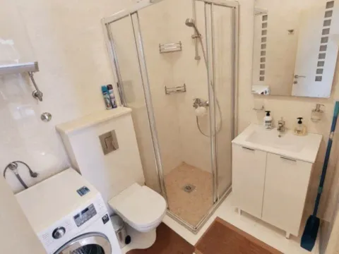 Sale, two bedroom apartment, 225m², Bečići, Budva - image 5