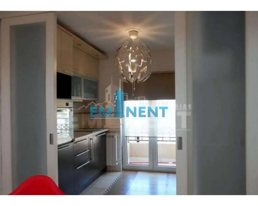 Izdavanje, četvorosoban stan, 140m², Đeram Pijaca, Beograd