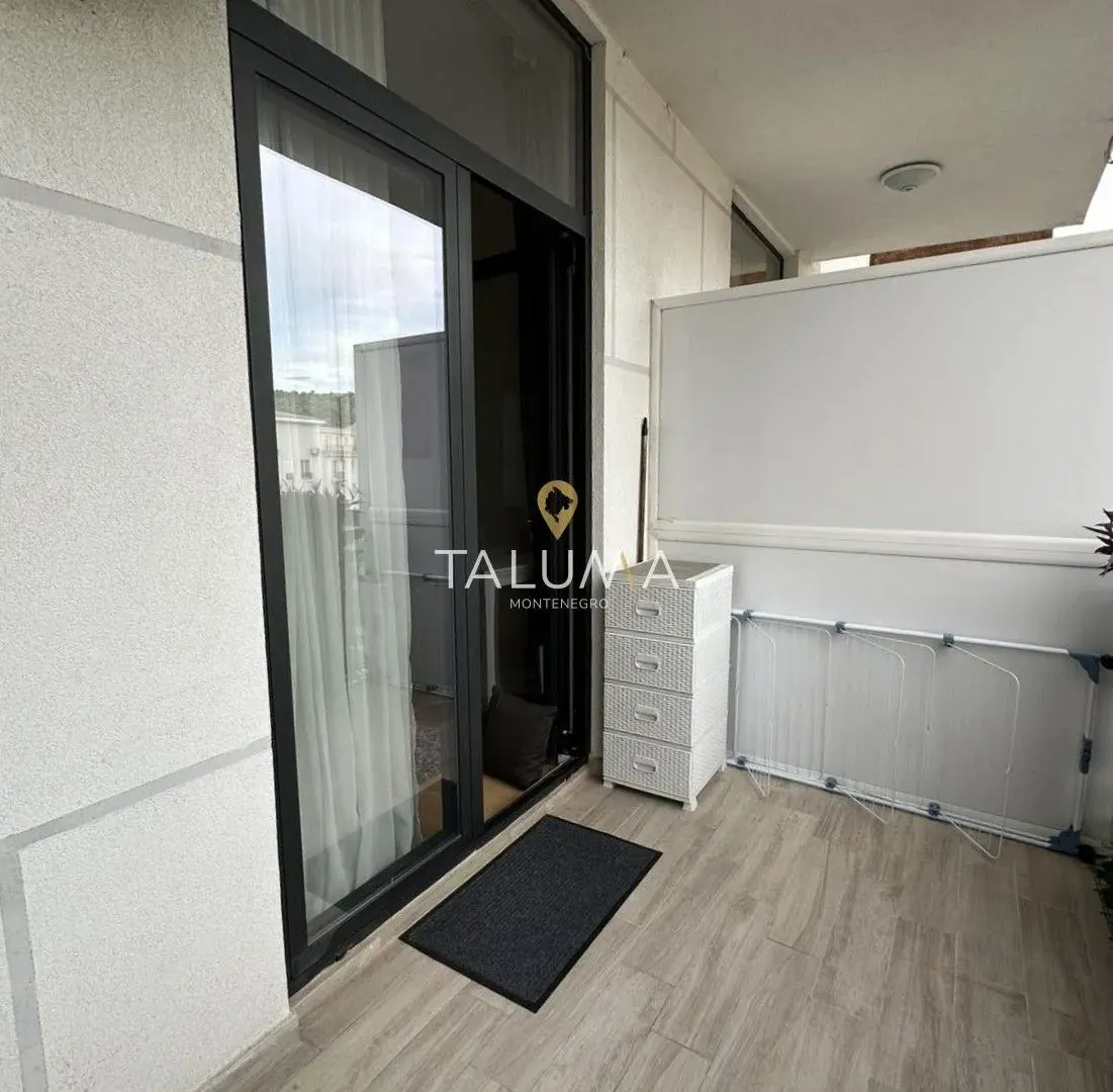 Izdavanje, dvosoban stan, 68m², Blok 9, Podgorica