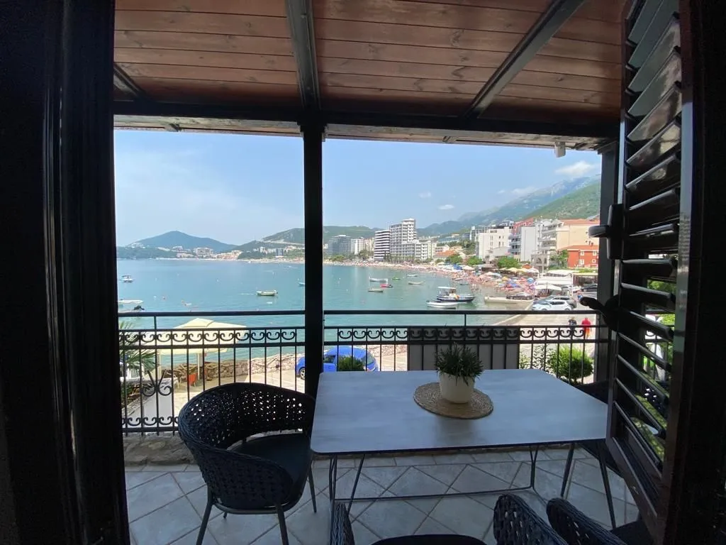 Rent, one bedroom apartment, 60m², Rafailovići, Budva