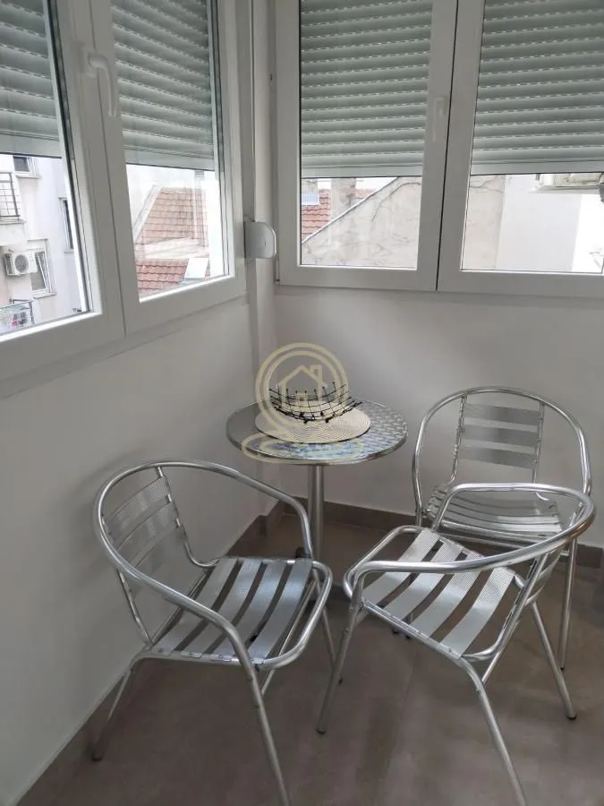 Izdavanje, dvosoban stan, 55m², Kalenić Pijaca, Vračar Sve Podlokacije