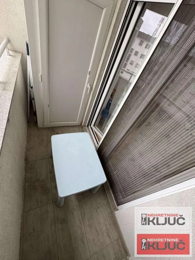 Prodaja, četvorosoban stan, 97m², Sajmište, Novi Sad