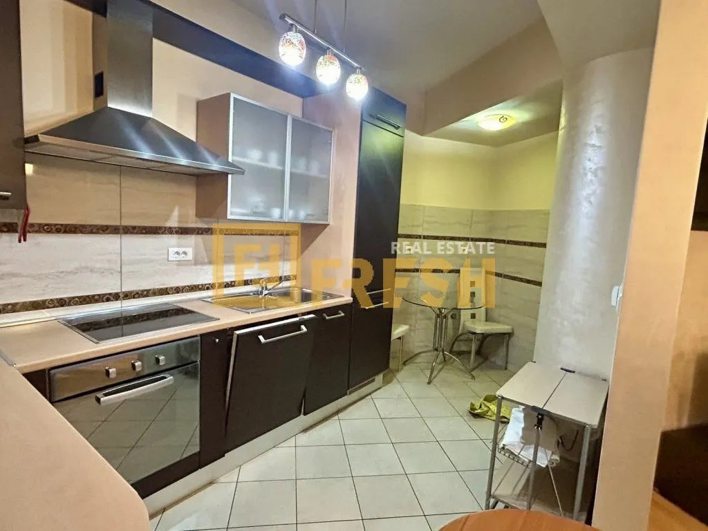 Prodaja, dvosoban stan, 100m², Centar, Podgorica