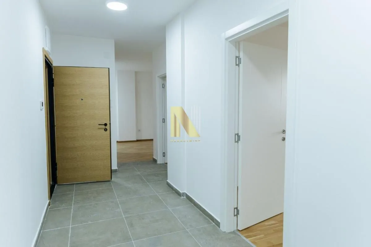 Prodaja, četvorosoban stan, 94m², Avijatičarsko naselje, Novi Sad Sve Podlokacije