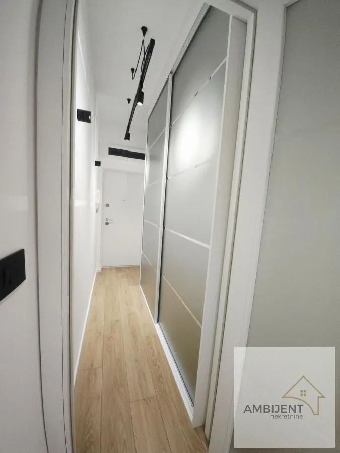 Izdavanje, jednosoban stan, 32m², Stari Grad, Beograd