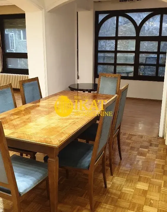 Izdavanje, četvorosoban stan, 115m², Kalenić Pijaca, Vračar Sve Podlokacije