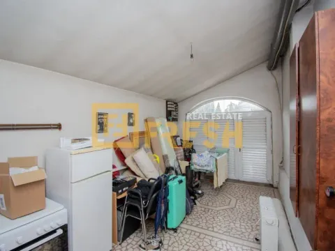 Prodaja, kuća, 150m², Stara Varoš, Podgorica - image 28