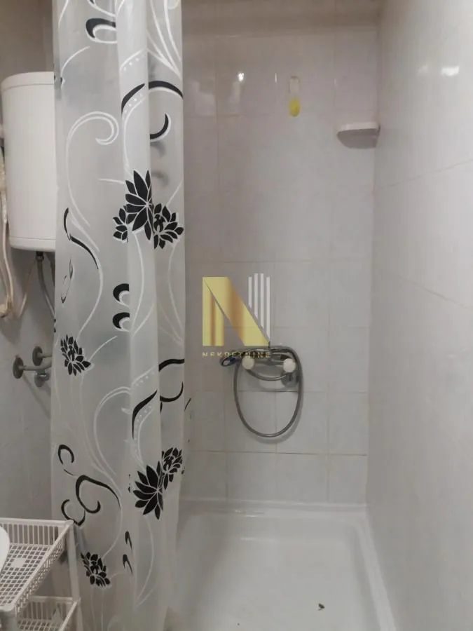 Izdavanje, jednosoban stan, 32m², Centar, Novi Sad