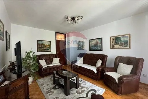 Prodaja, dvosoban stan, 95m², Bare, Kolašin