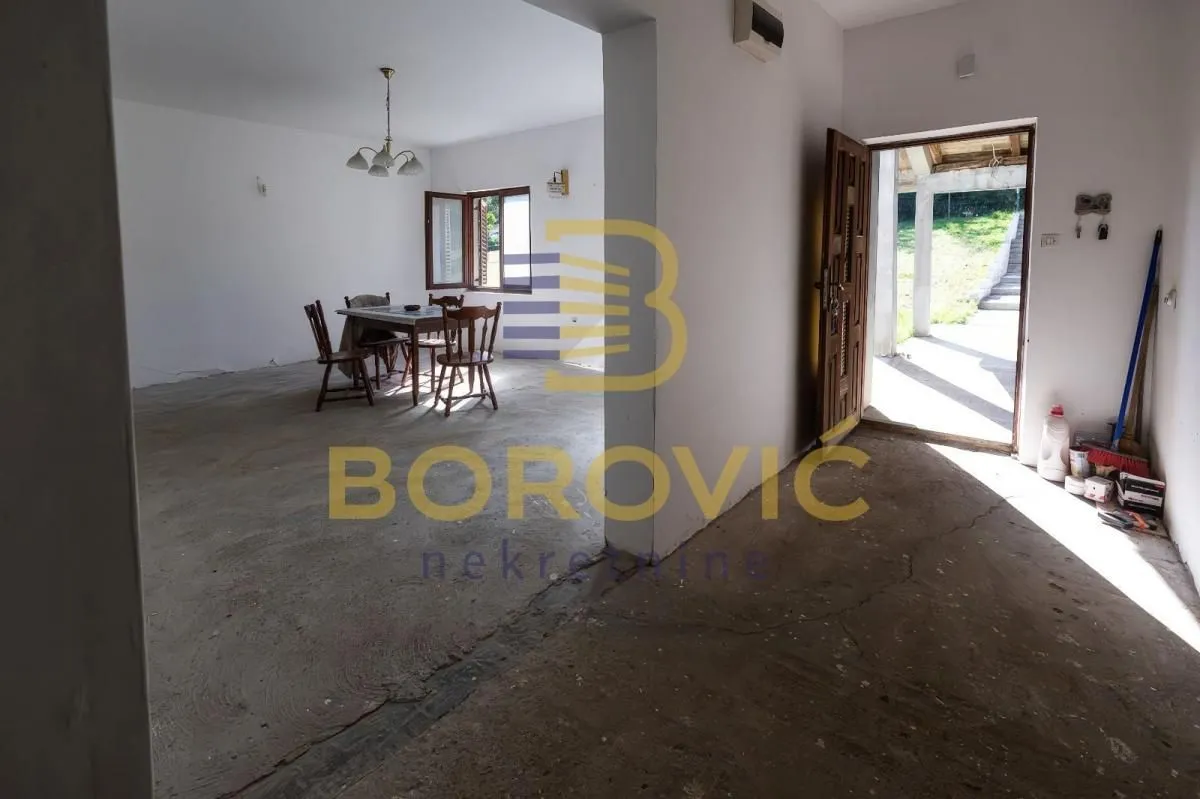 Prodaja, kuća, 204m², Voždovac Sve Podlokacije, Beograd