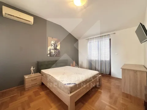 Rent, house, 326m², Stari Aerodrom, Podgorica - image 17