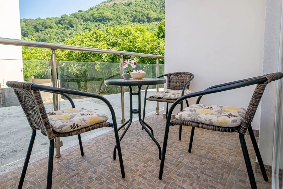 Izdavanje, jednosoban stan, 38m², Sutomore, Bar