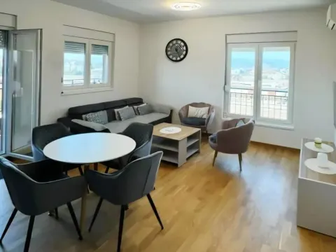 Rent, two bedroom apartment, 66m², Stari Aerodrom, Podgorica - image 2