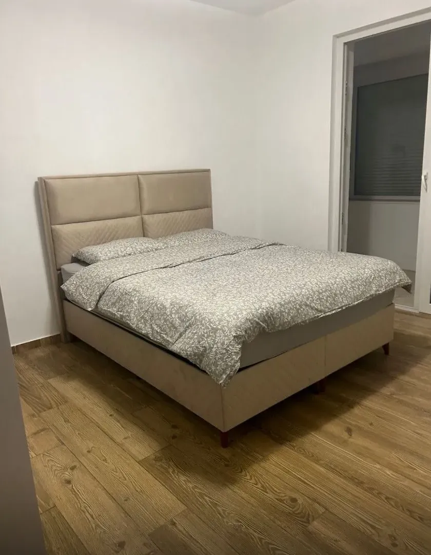 Izdavanje, dvosoban stan, 68m², Centar, Podgorica