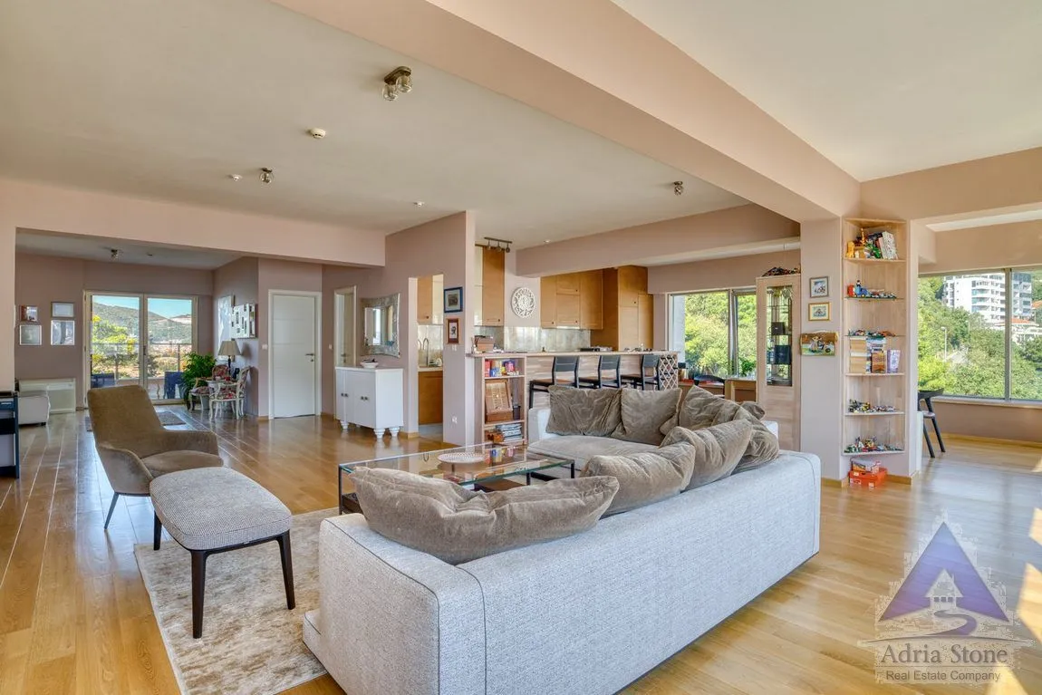 Sale, three bedroom apartment, 167m², Zavala, Budva