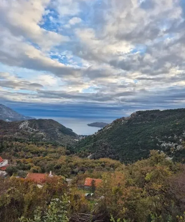 Sale, land lot, 1557m², Markovići, Budva