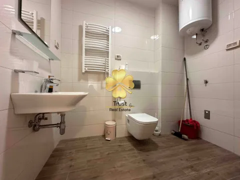 Izdavanje, poslovni prostor, 75m², City Kvart, Podgorica - image 6