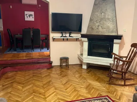 Rent, house, 200m², Donja Gorica, Podgorica - image 2
