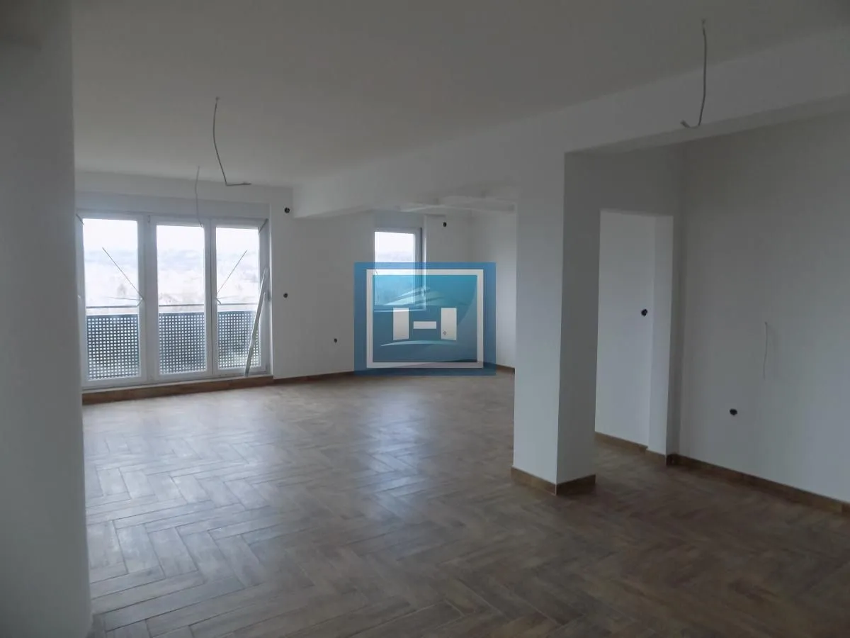 Prodaja, četvorosoban stan, 150m², Jagodnjak, Paraćin