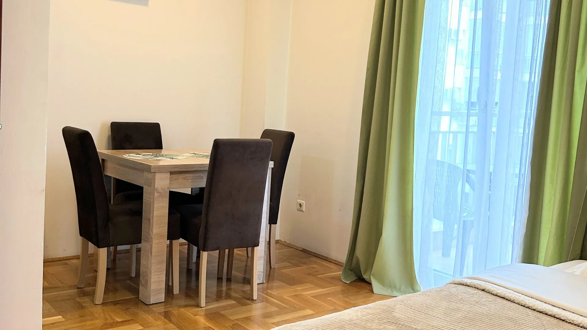 Stan-na-dan, garsonjera, 29m², Blok 9, Podgorica