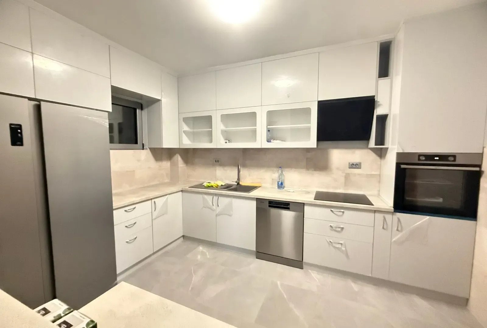 Rent, house, 320m², Podgorica, Crna Gora