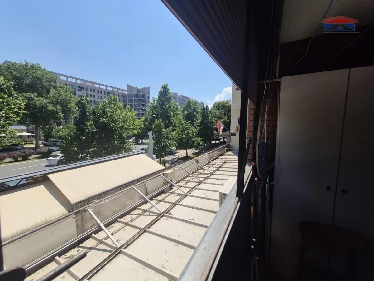 Izdavanje, jednosoban stan, 47m², Bulevar Oslobodjenja, Novi Sad Sve Podlokacije