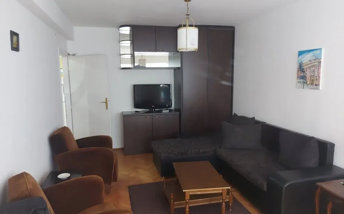 Izdavanje, dvosoban stan, 55m², Savski Venac, Beograd