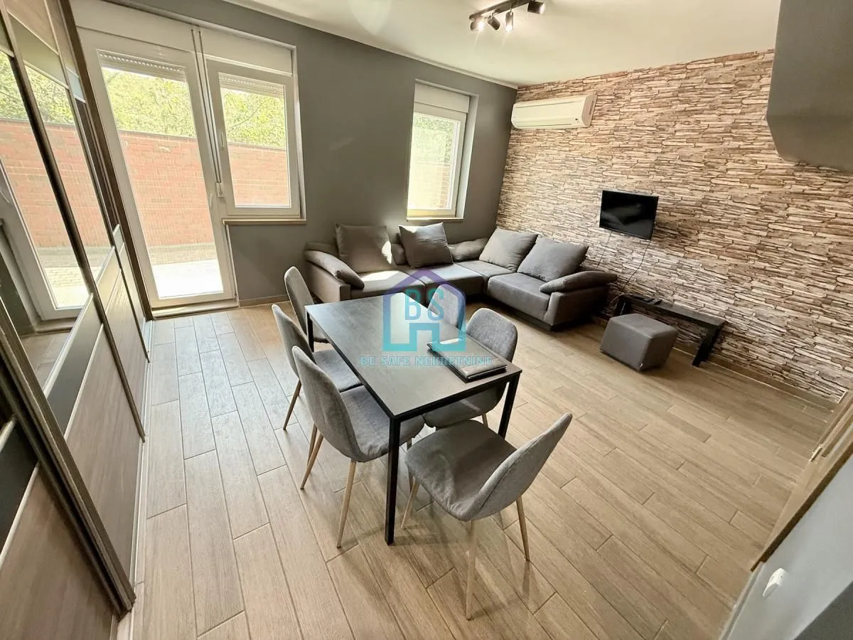 Prodaja, četvorosoban stan, 73m², Alibegovac, Petrovaradin