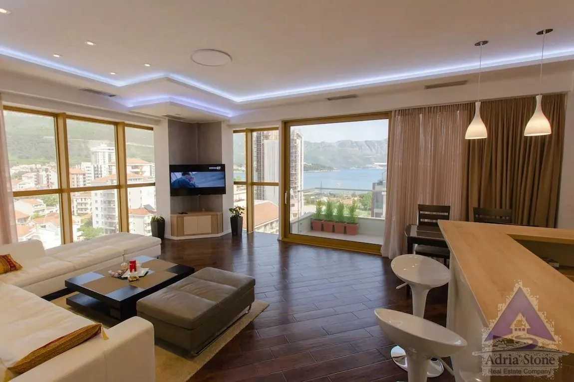 Prodaja, dvosoban stan, 89m², Centar, Budva