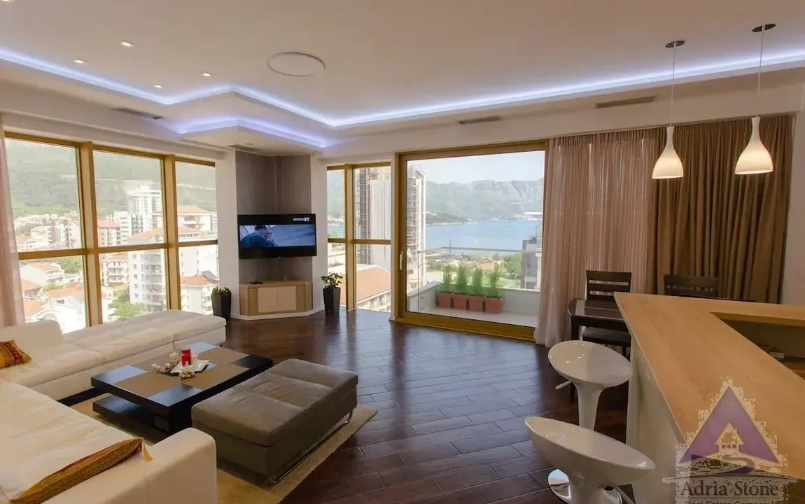 Prodaja, dvosoban stan, 89m², Centar, Budva