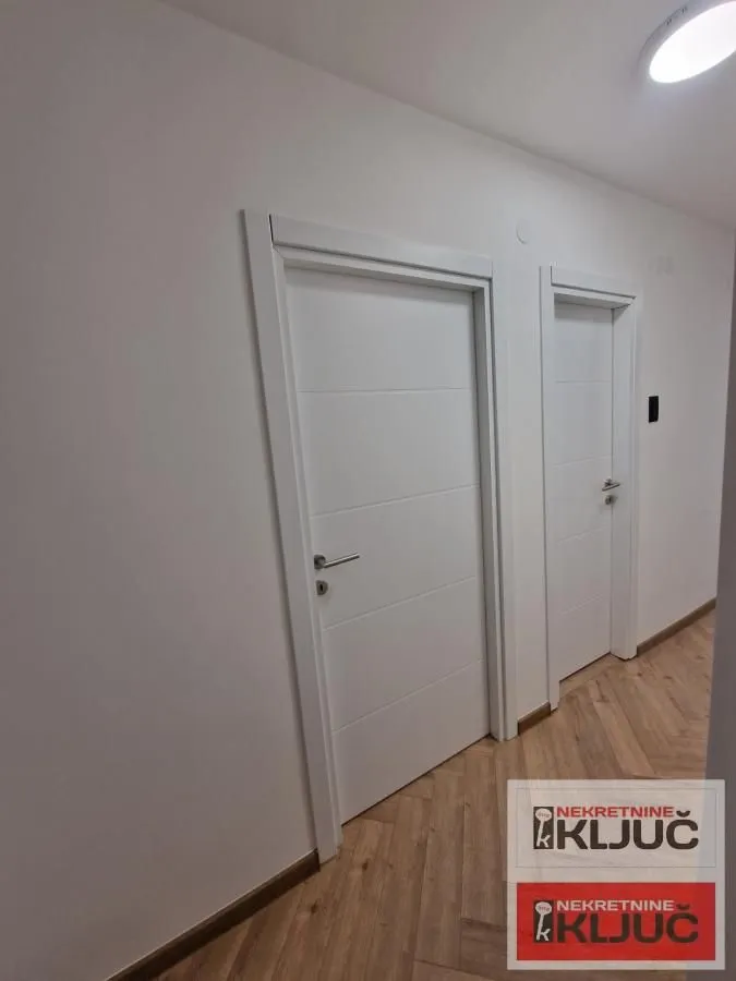 Prodaja, trosoban stan, 73m², Bulevar Oslobodjenja, Novi Sad Sve Podlokacije