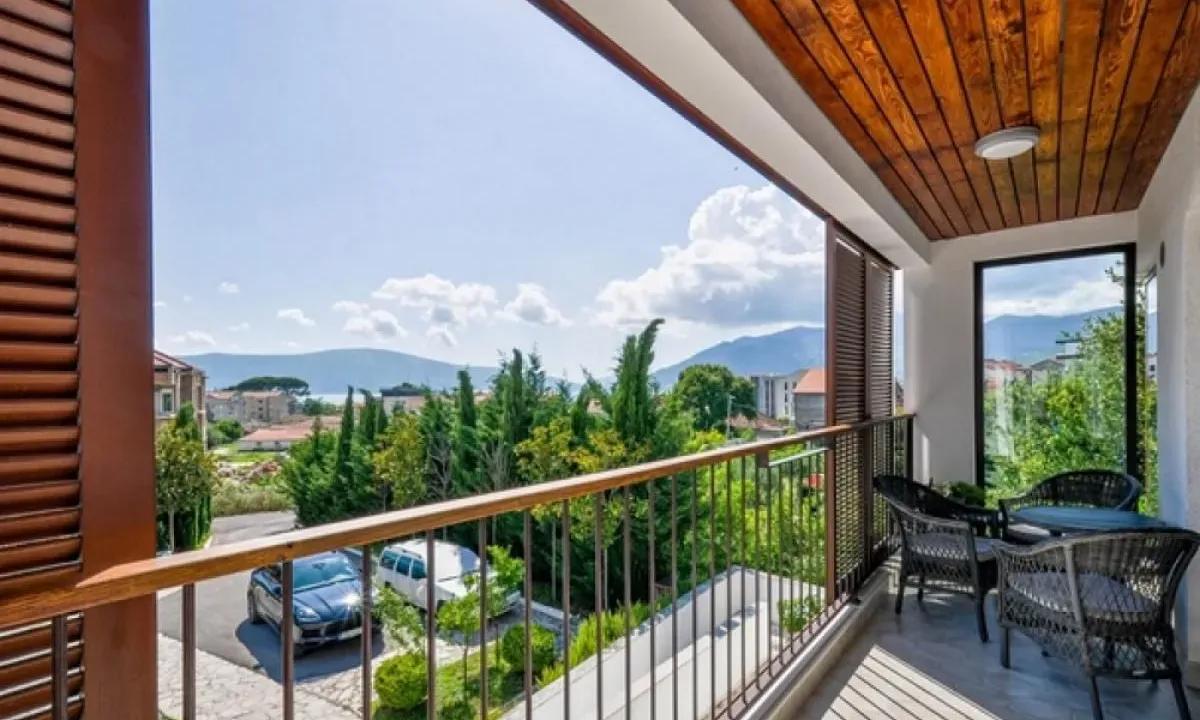 Prodaja, trosoban stan, 92m², Donja Lastva, Tivat