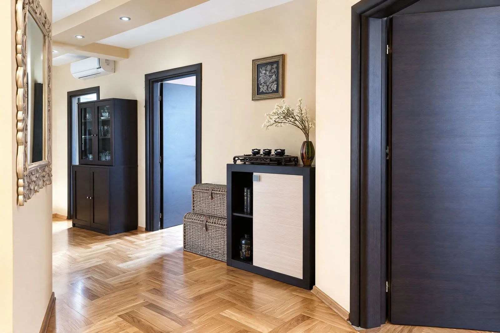 Prodaja, četvorosoban stan, 91m², Tivat, Crna Gora