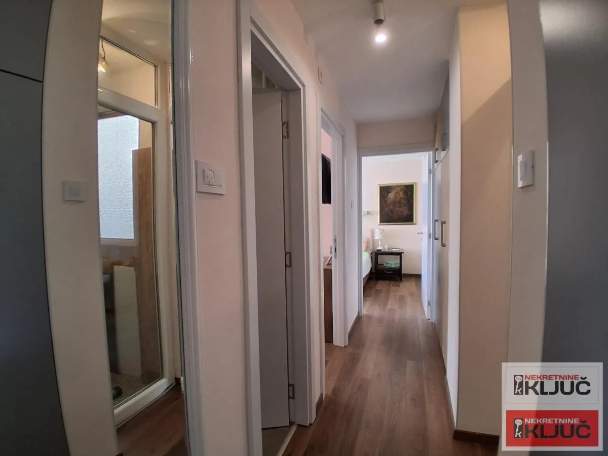 Prodaja, trosoban stan, 76m², Socijalno, Novi Sad Sve Podlokacije