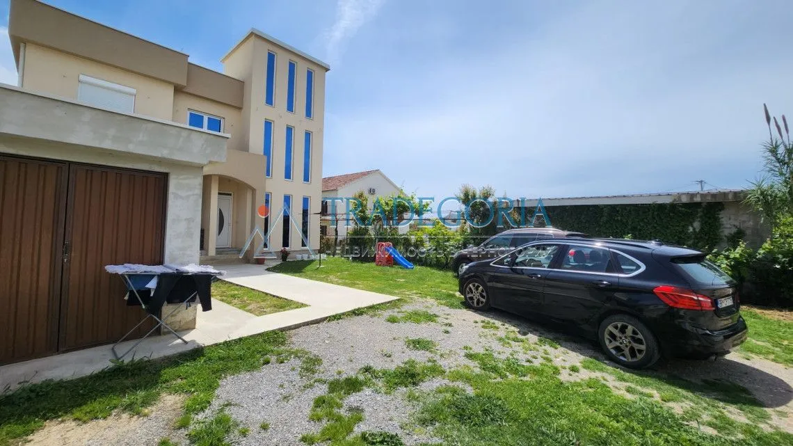 Prodaja, kuća, 194m², Bar, Crna Gora
