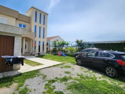 Prodaja, kuća, 194m², Bar, Crna Gora - image 2