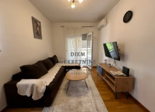 Izdavanje, jednosoban stan, 45m², City Kvart, Podgorica