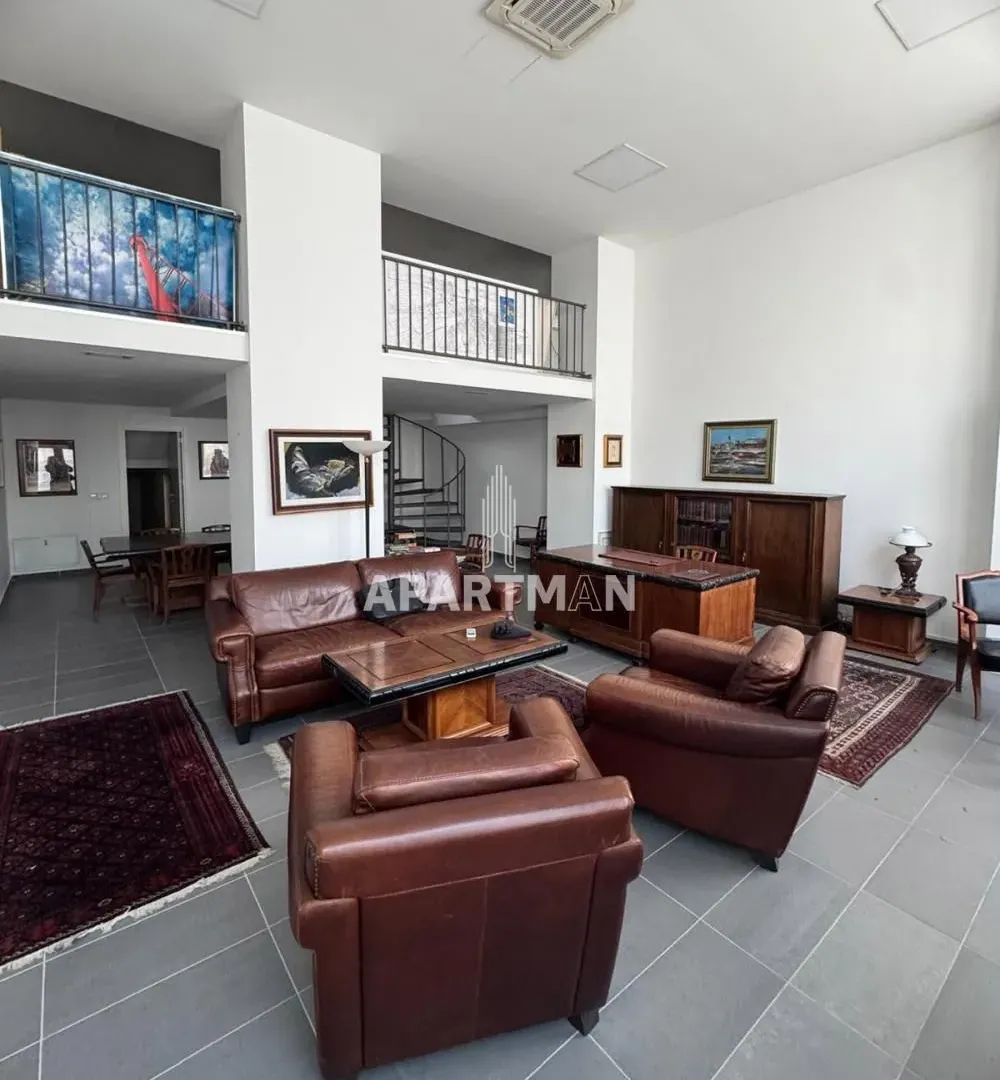 Izdavanje, poslovni prostor, 382m², Stari Grad, Beograd